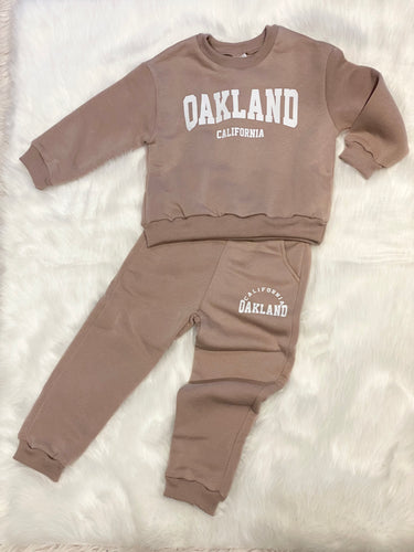 Soft & Warm 2 Pc Unisex Sweatsuit With Pockets