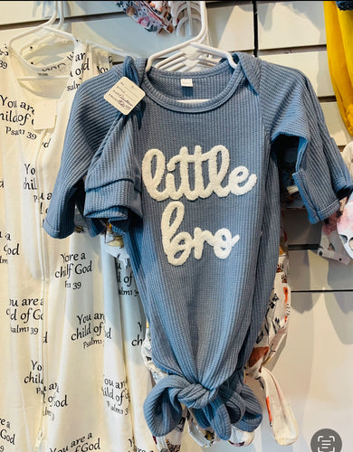 Little Bro Tie knot gown w/hat