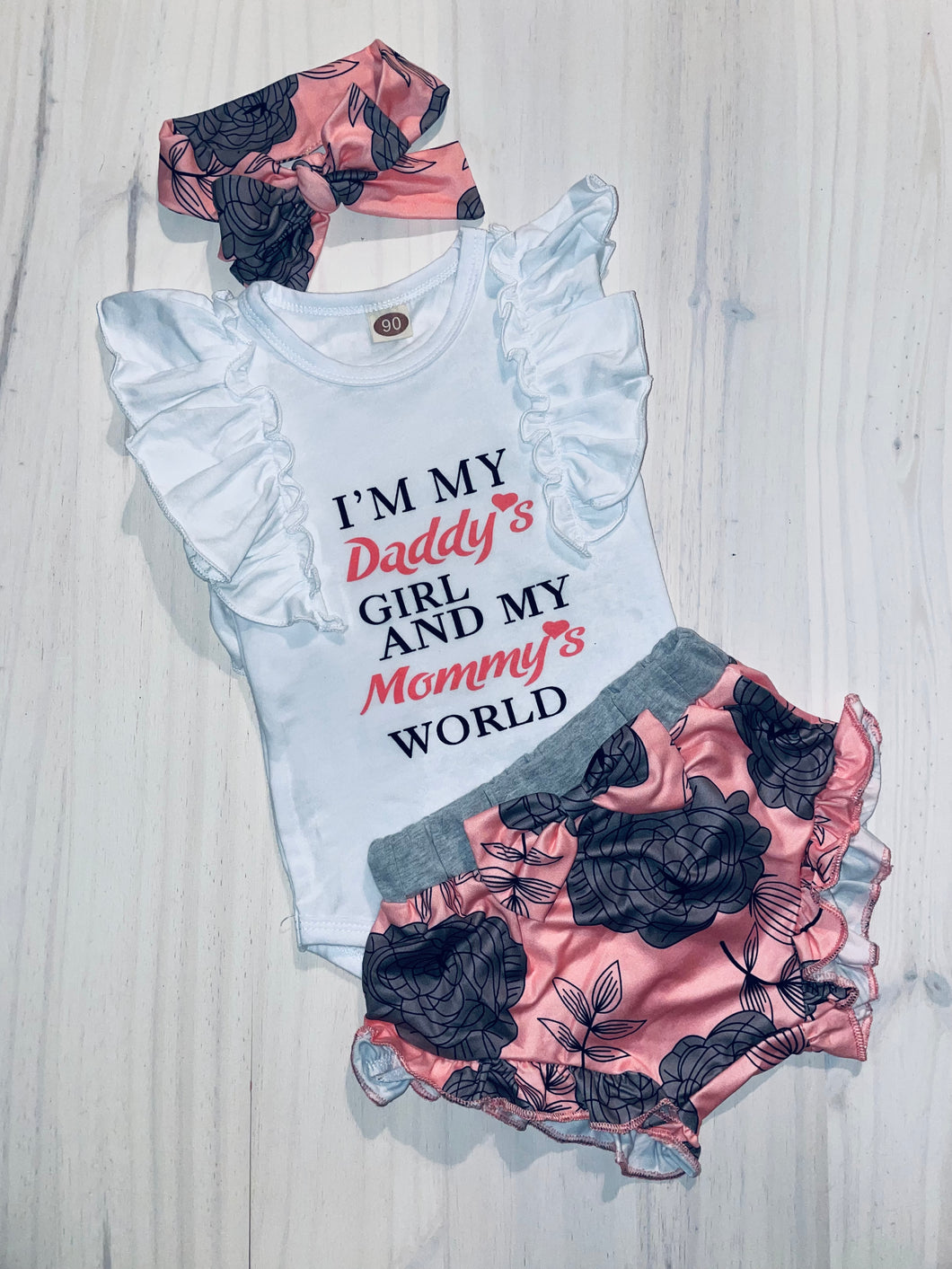 🎈SALE🎈3 pc Daddy’s girl/Mommy’s World/Floral onesie w/Bummies and headband